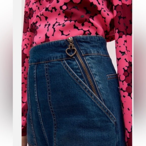 Kate Spade High Waist Wide Leg Flare Jeans — Size 25 Medium Wash - Picture 2 of 9